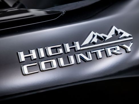 Used 2021 Chevrolet Silverado 1500 High Country w/ Technology Package image 18