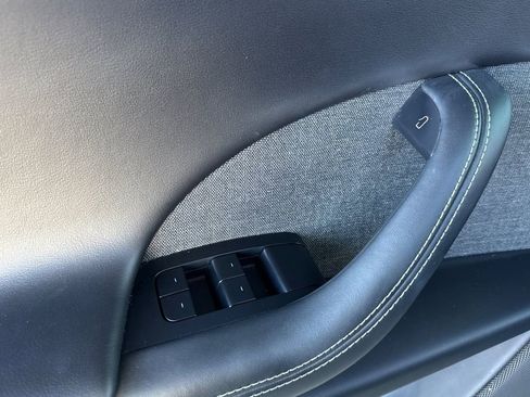 Used 2024 Tesla Model X image 10