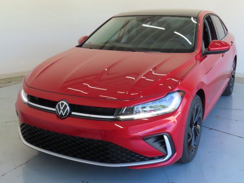 New 2026 Volkswagen Jetta SE FWD image 8