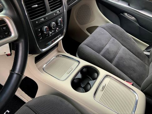 Used 2015 Dodge Grand Caravan SXT w/ Rear Park Assist Package image 15