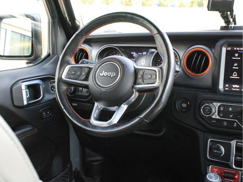 Used 2021 Jeep Gladiator Mojave AWD/4WD image 14