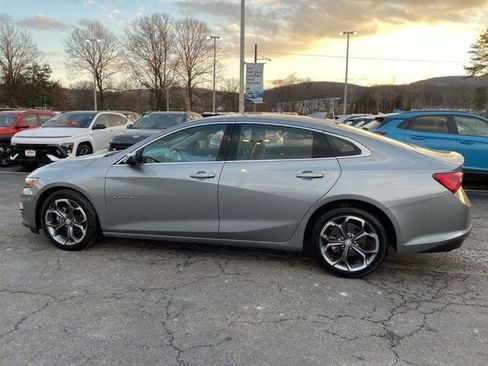 Used 2023 Chevrolet Malibu LT image 2