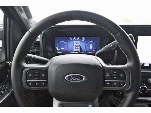 Used 2025 Ford F250 Lariat w/ Black Appearance Package image 16