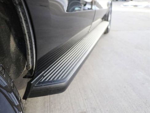 Used 2025 Ford Expedition Active image 8