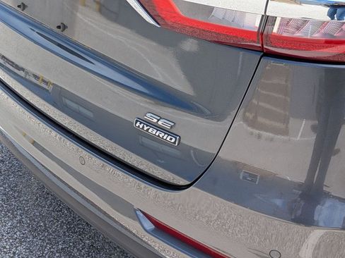 Used 2020 Ford Fusion SE FWD image 9