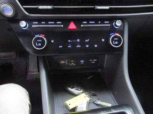 Used 2025 Hyundai Sonata SEL FWD image 33