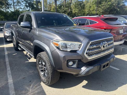 Used 2017 Toyota Tacoma TRD Off-Road w/ Tow Package RWD image 1