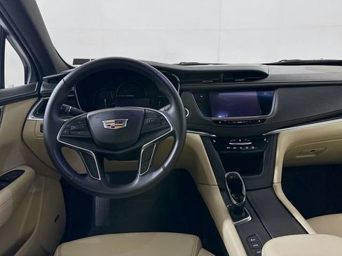 Used 2018 Cadillac XT5 AWD image 26
