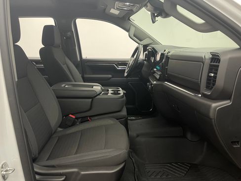 Used 2024 Chevrolet Silverado 1500 RST AWD/4WD image 32