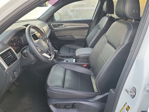 Used 2022 Volkswagen Atlas Cross Sport SE image 12