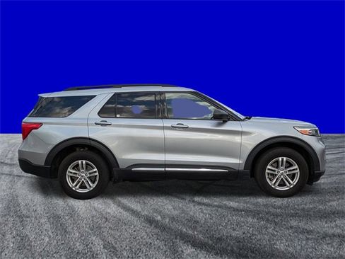Certified 2023 Ford Explorer XLT w/ Equipment Group 202A image 3