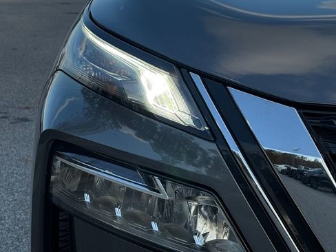 Used 2023 Nissan Rogue SV image 27