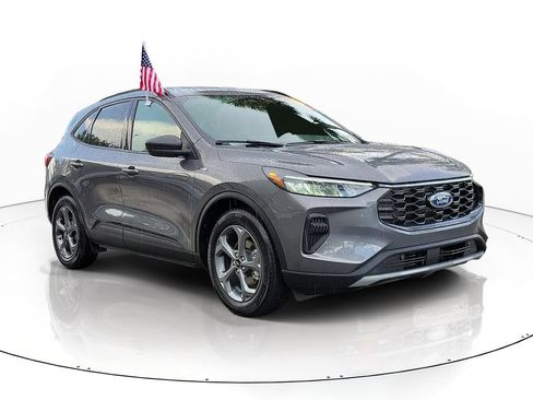 Certified 2025 Ford Escape ST-Line w/ Tech Pack #1 FWD image 2