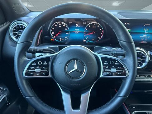 Used 2022 Mercedes-Benz GLB 250 image 15