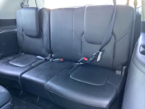 Used 2024 Nissan Armada SL w/ Captain's Chairs Package image 15