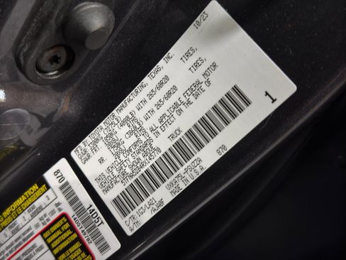 Used 2024 Toyota Tundra Platinum image 39