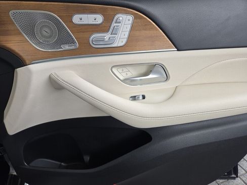 Certified 2021 Mercedes-Benz GLS 450 4MATIC image 24
