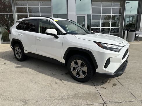 Certified 2023 Toyota RAV4 LE AWD/4WD image 2