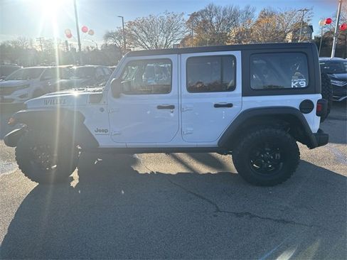 Used 2024 Jeep Wrangler Unlimited image 4