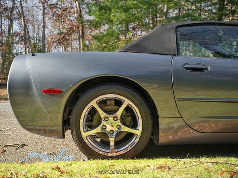 Used 2003 Chevrolet Corvette Convertible w/ Preferred Equipment Group1 image 10