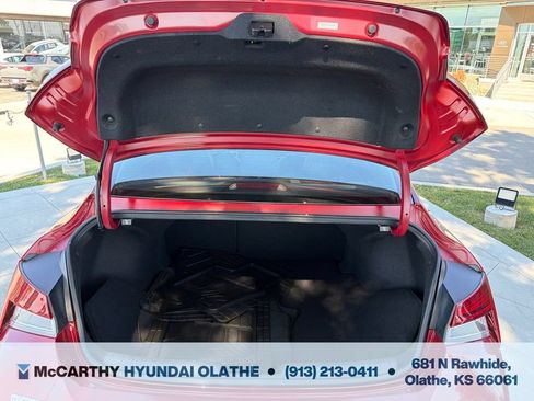 Certified 2024 Hyundai Elantra Limited FWD image 19