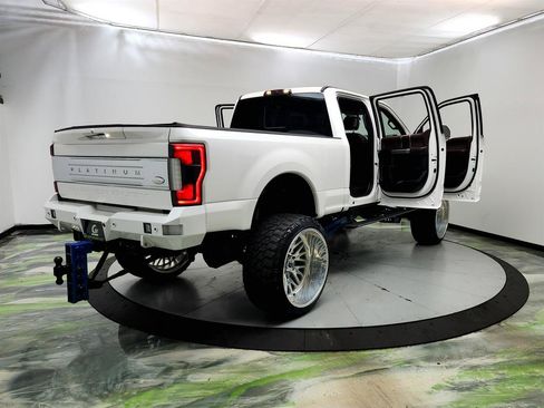 Used 2017 Ford F250 Platinum w/ Platinum Ultimate Package AWD/4WD image 11
