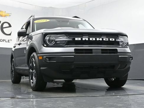 Used 2024 Ford Bronco Sport Outer Banks w/ Tech Package AWD/4WD image 3