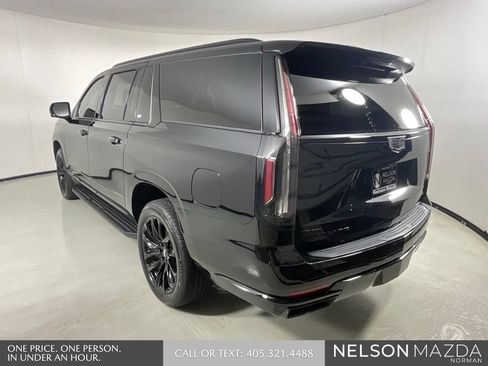 Used 2024 Cadillac Escalade ESV Sport w/ LPO, ONYX Package AWD/4WD image 8