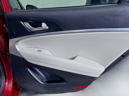 Used 2020 Genesis G70 2.0T image 28