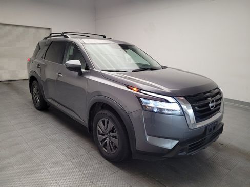 Used 2022 Nissan Pathfinder SV AWD/4WD image 13