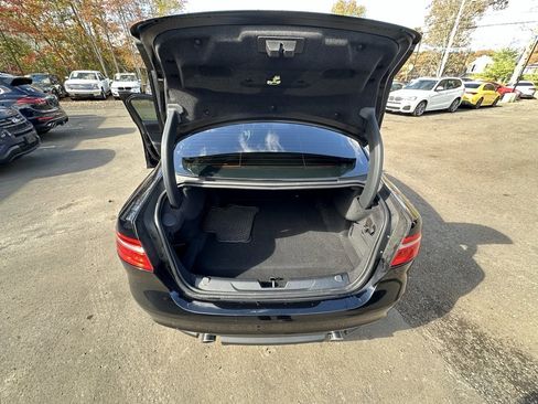 Used 2018 Jaguar XE Premium image 23