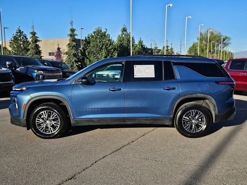 Used 2025 Chevrolet Traverse LT AWD/4WD image 7