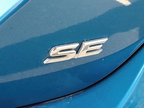 Used 2019 Toyota Camry L image 10