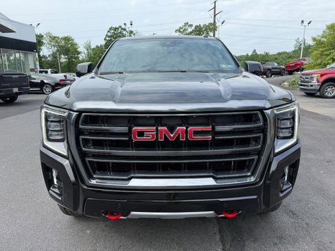 Used 2023 GMC Yukon AT4 image 8