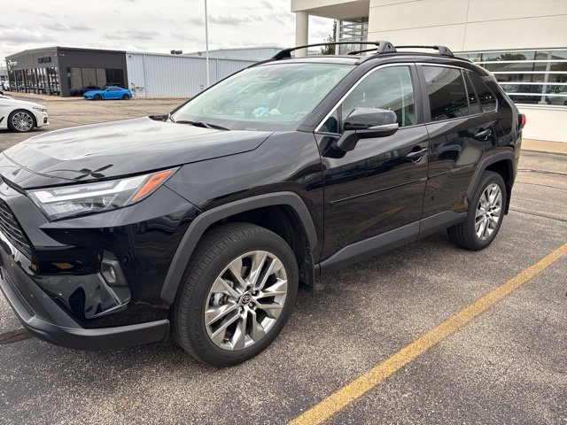 Used 2023 Toyota RAV4 XLE Premium AWD/4WD image 2