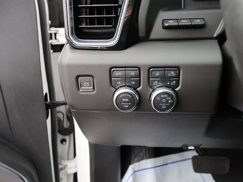 Used 2024 GMC Sierra 1500 Denali AWD/4WD image 36