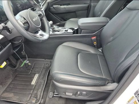Certified 2025 Kia Sportage EX FWD image 7