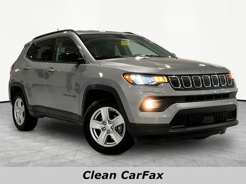 Used 2022 Jeep Compass Latitude AWD/4WD image 3