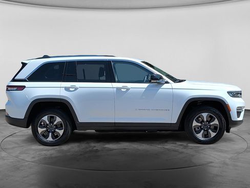 Used 2023 Jeep Grand Cherokee 4WD 4xe image 8