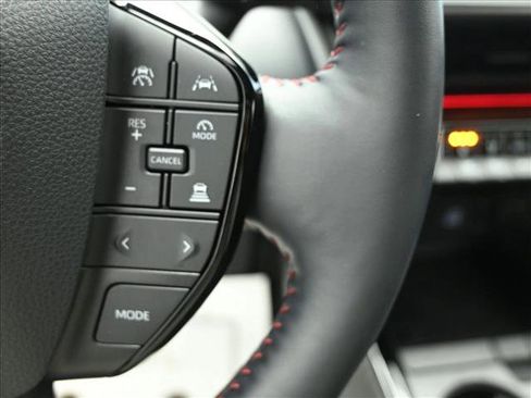 Used 2026 Toyota Prius XSE Premium image 14