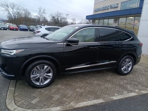 Used 2023 Acura MDX SH-AWD image 3