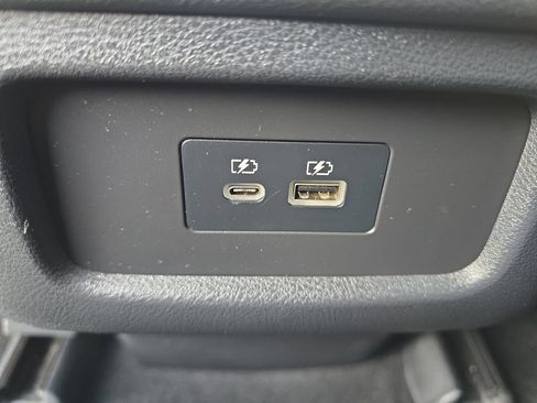 Used 2025 Nissan Pathfinder SV FWD image 26