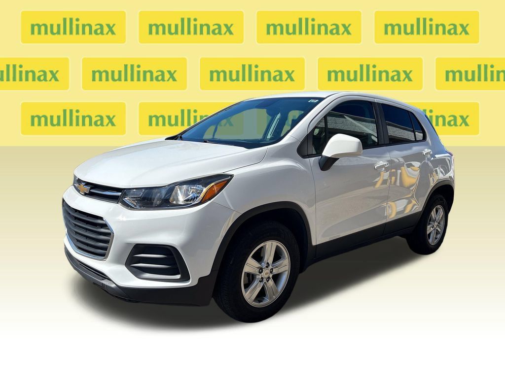 Used 2021 Chevrolet Trax LS w/ Tint and Cruise Package AWD/4WD image 6