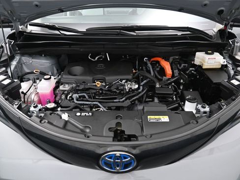 Certified 2025 Toyota Sienna XSE w/ XSE Plus Package image 38