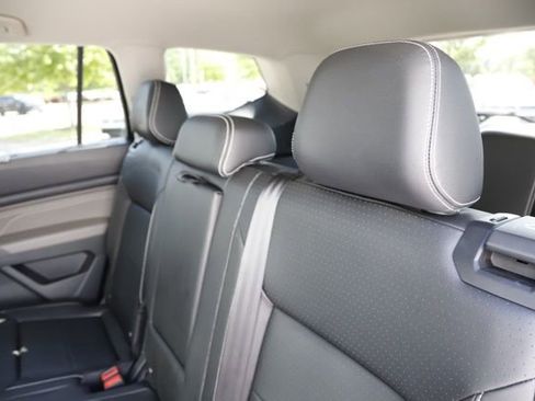 Used 2023 Volkswagen Atlas SE w/ Black Wheel Package AWD/4WD image 19