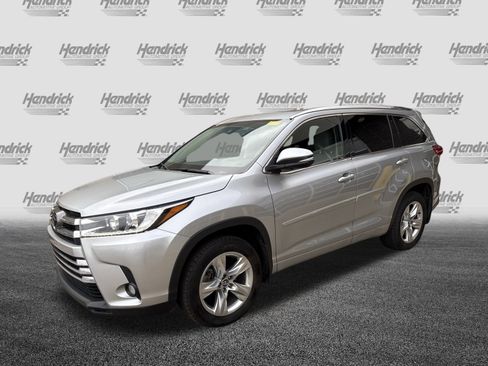 Used 2017 Toyota Highlander Limited image 5