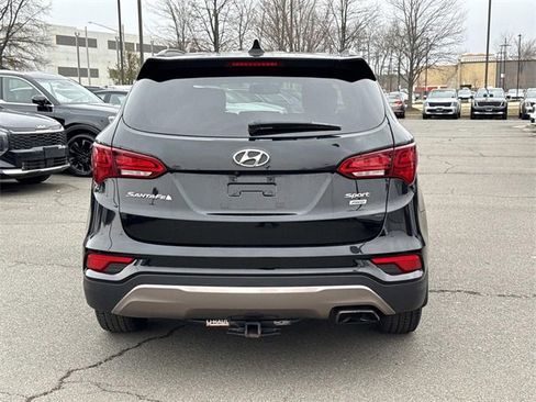 Used 2017 Hyundai Santa Fe Sport image 3
