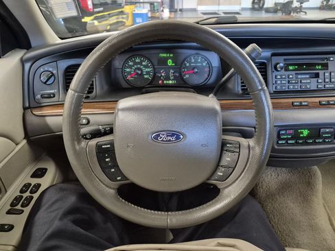 Used 2007 Ford Crown Victoria LX RWD image 24