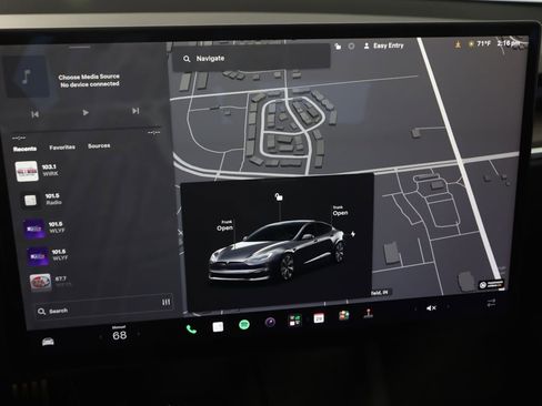 Used 2022 Tesla Model S AWD/4WD image 10