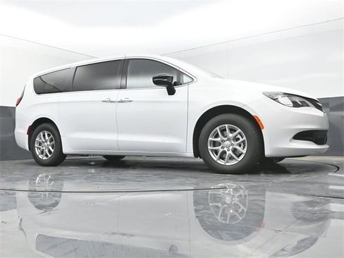 New 2026 Chrysler Voyager LX image 41